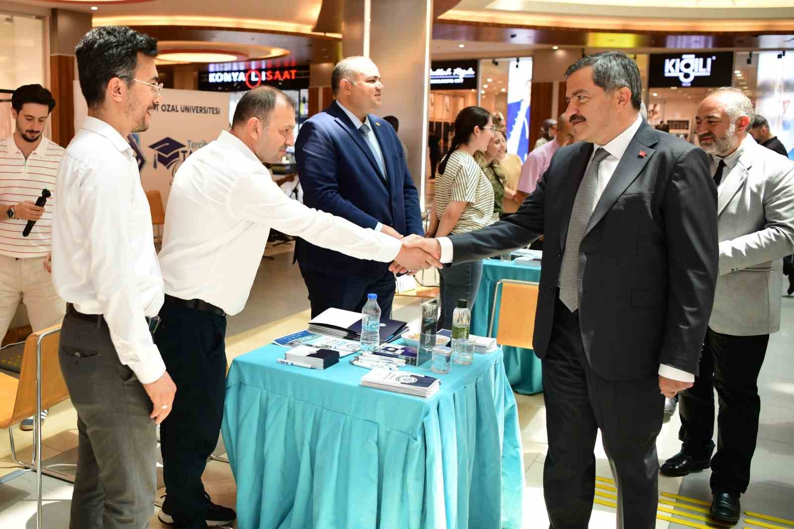 mtu-tercih-ve-tanitim-gunleri-nde-aday-ogrencilerle-bulustu