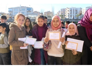 Ayvalık Ustalı Anadolu İmam Hatip Lisesi’nde İlk Karne Heyecanı