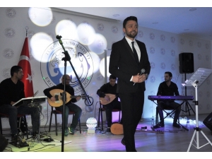 Kitap Getirene Konser Bedava