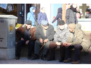 Dün Lapa Lapa Kar, Bugün Yakıcı Güneş