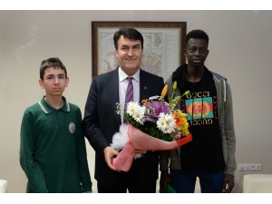 Osmangazi’de Kıtalar Arası Karne Heyecanı