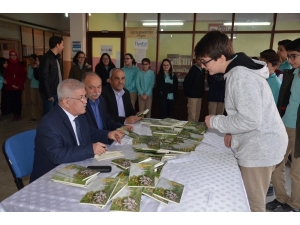 Yazar Çapkıner’den Gazi Ortaokulu’nda İmza Günü