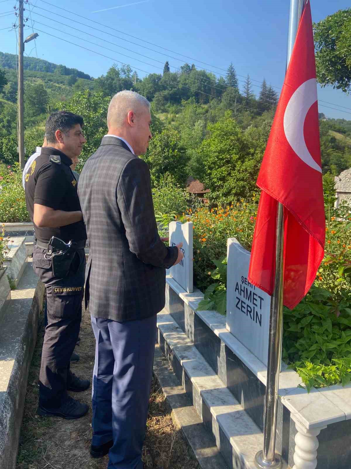 sehit-polis-ahmet-zerin-in-ailesine-ziyaret