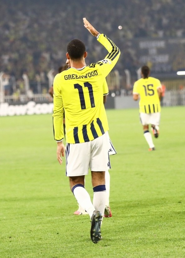 mason-greenwood-fenerbahce-de-2-golunu-atti