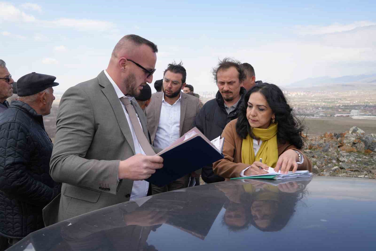 iki-beldeyi-karsi-karsiya-getiren-sinir-tartismasinda-karar-cikti
