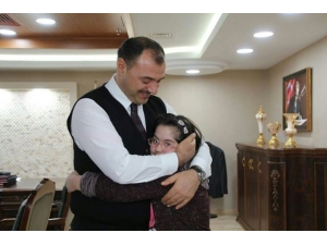 Down Sendromlu Sena Nur, Erdoğan’la Görüşme Hayalini Gerçekleştirdi