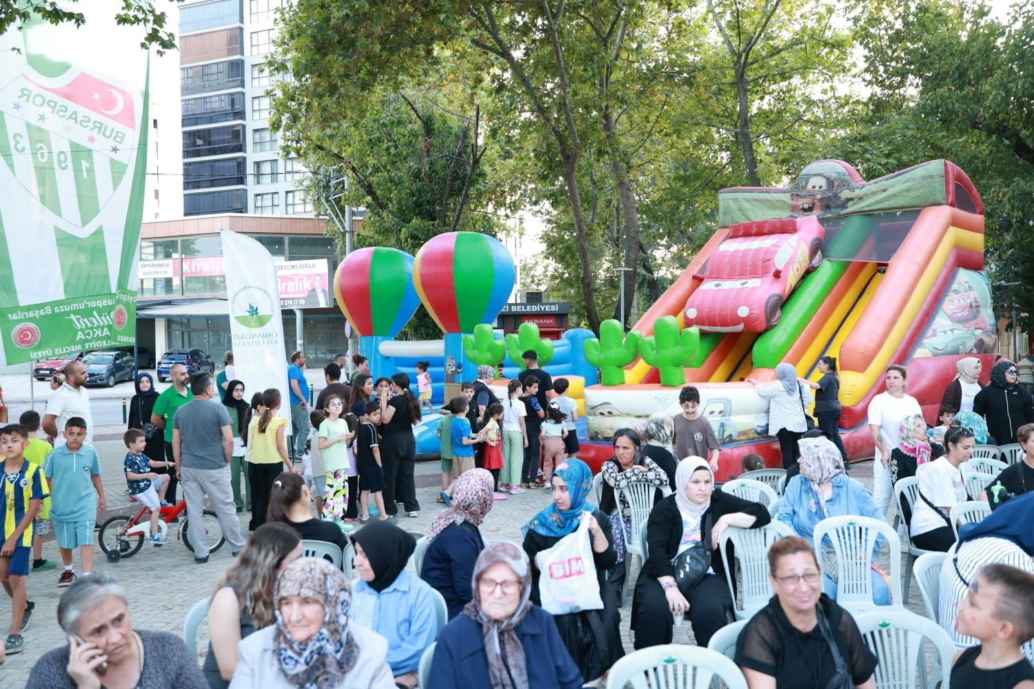 osmangazi-de-eglence-mahalle-mahalle-geziyor