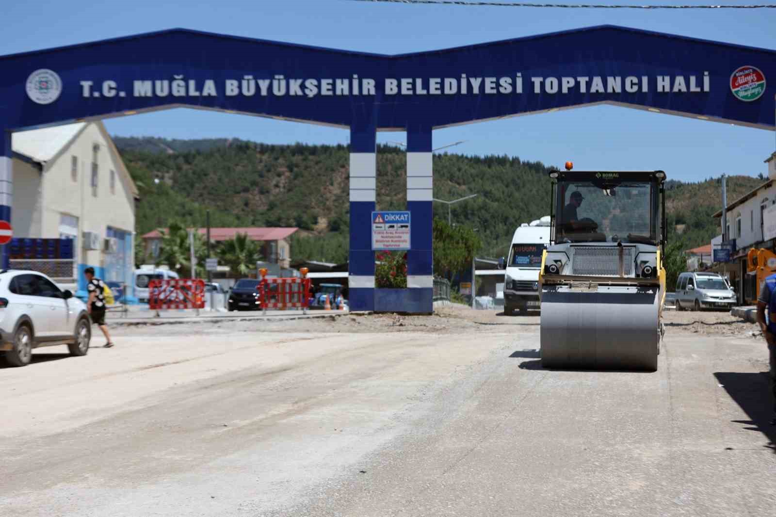fethiye-toptanci-hal-bolgesinde-yollar-yenileniyor