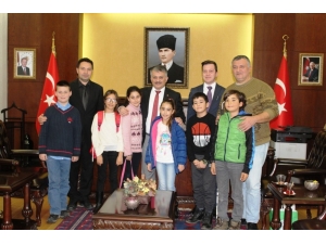 Balıkesir Valisi Yazıcı,’mini Mini Empati Grubu’na Katıldı