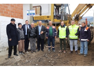 Burhaniye’de Yol Seferberliği Sürüyor