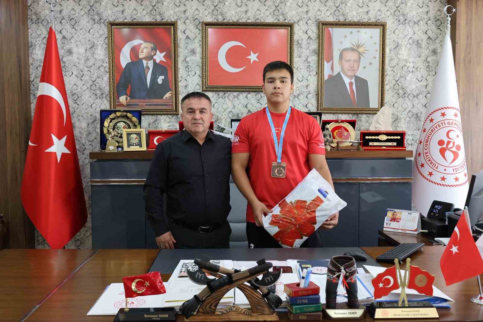 bilecikli-sporcu-avrupa-kupasi-biletini-aldi