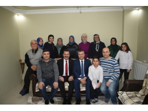 Başkan Yılmaz, Çat Kapı Ziyaret Yaptı