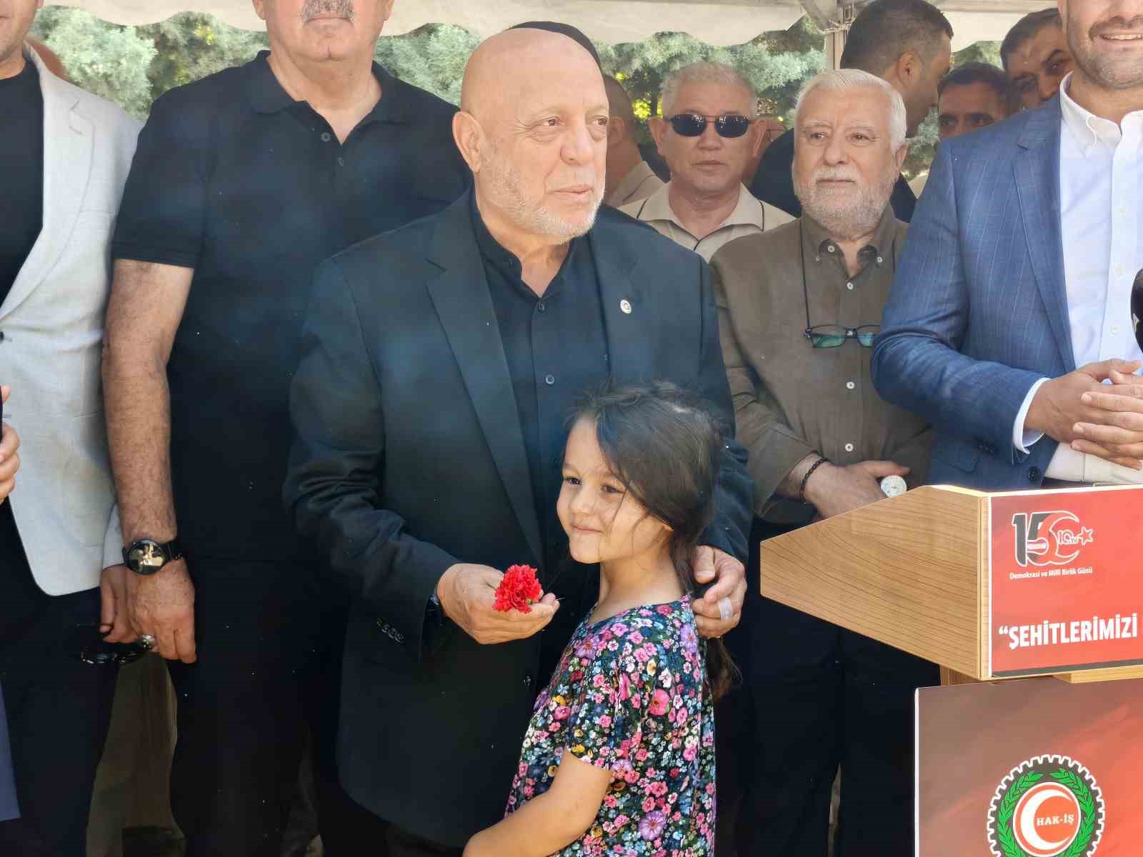 hak-is-ten-15-temmuz-sehitligi-ne-ziyaret