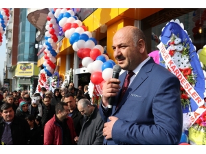 Roka’dan Görkemli Açılış