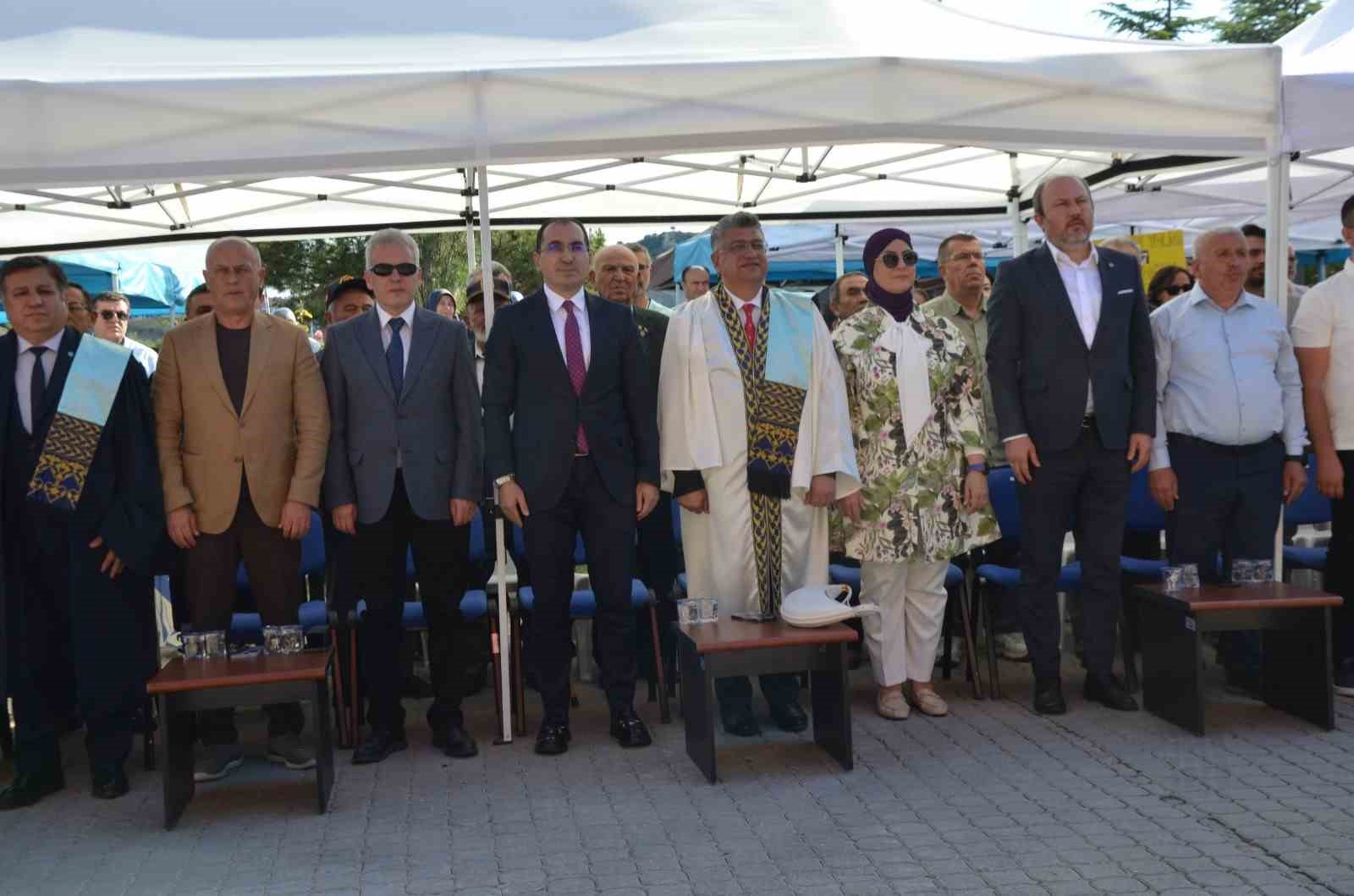 tavsanli-meslek-yuksek-okulu-nda-mezuniyet-toreni