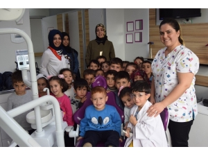 Miniklere Ağız Ve Diş Sağlığının Önemi Anlatıldı