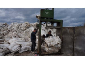 Atık Naylonlar Ekonomiye Kazandırılıyor