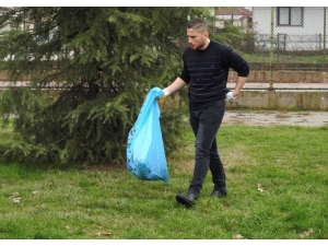 Parkları Temizliyorlar