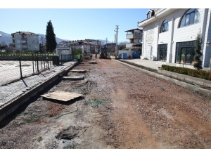 Başiskle’de Sahile Açılan Sokak Ve Caddelerde Çalışmalar Devam Ediyor