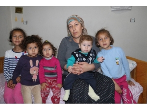 5 Çocuğuyla Hayata Tutunmaya Çalışıyor