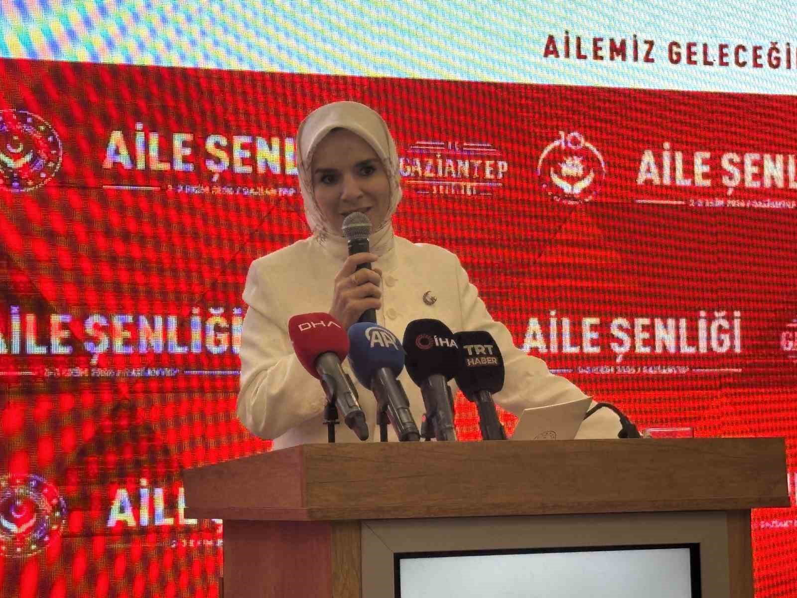 bakan-goktas-turkiye-de-261-bin-854-gencimiz-aile-ve-genclik-fonu-kredisiyle-evlendi
