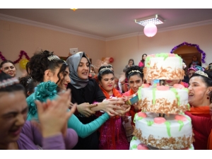 Engelli Kadınların Gelin Olma Hayalleri Gerçek Oldu