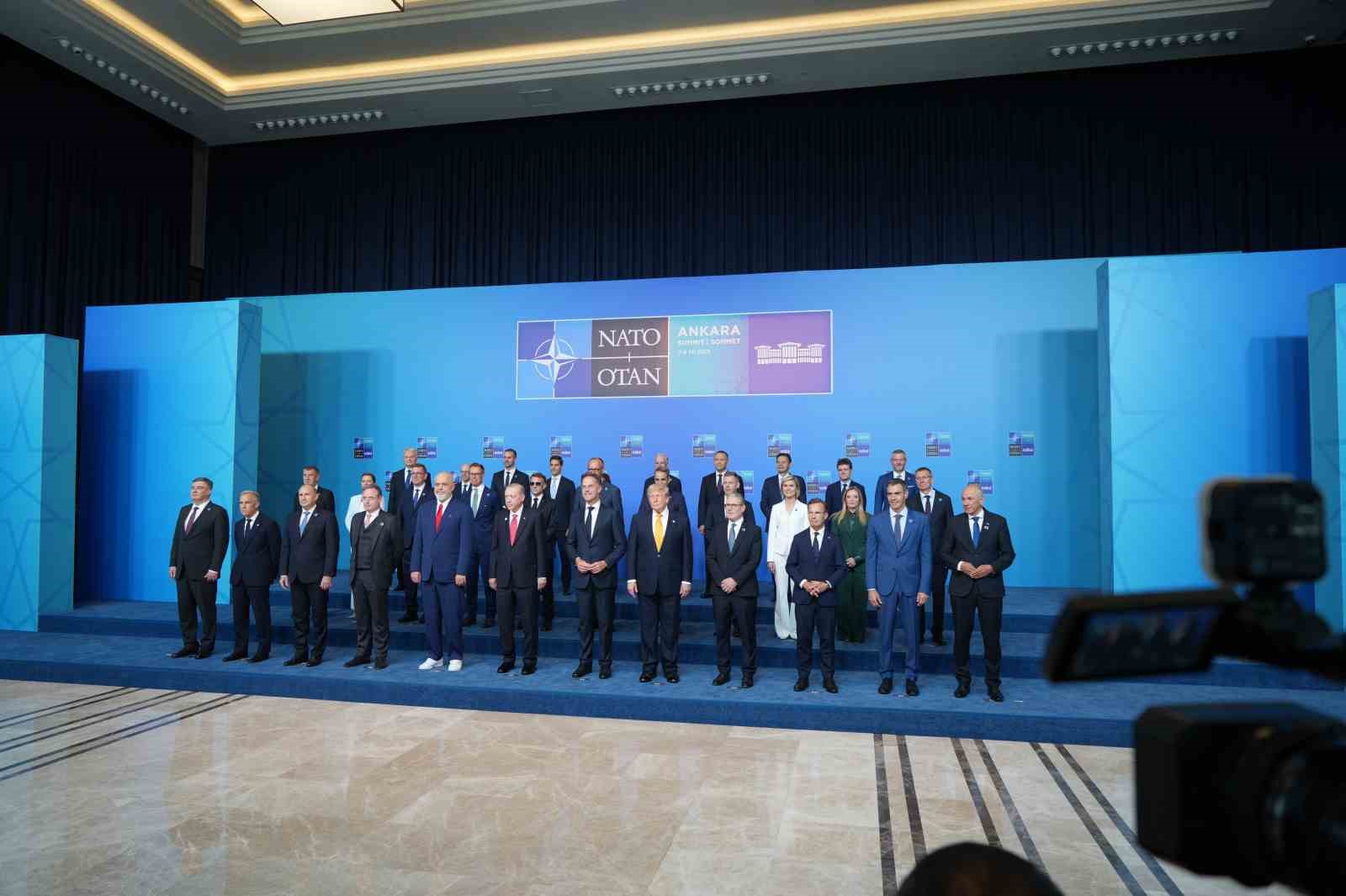 cekya-nato-da-iki-liderle-temsil-edilen-ilk-ulke-oldu