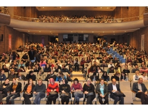 “İntiharın Genel Provası” Adlı Tiyatro Oyunu Sahnelendi