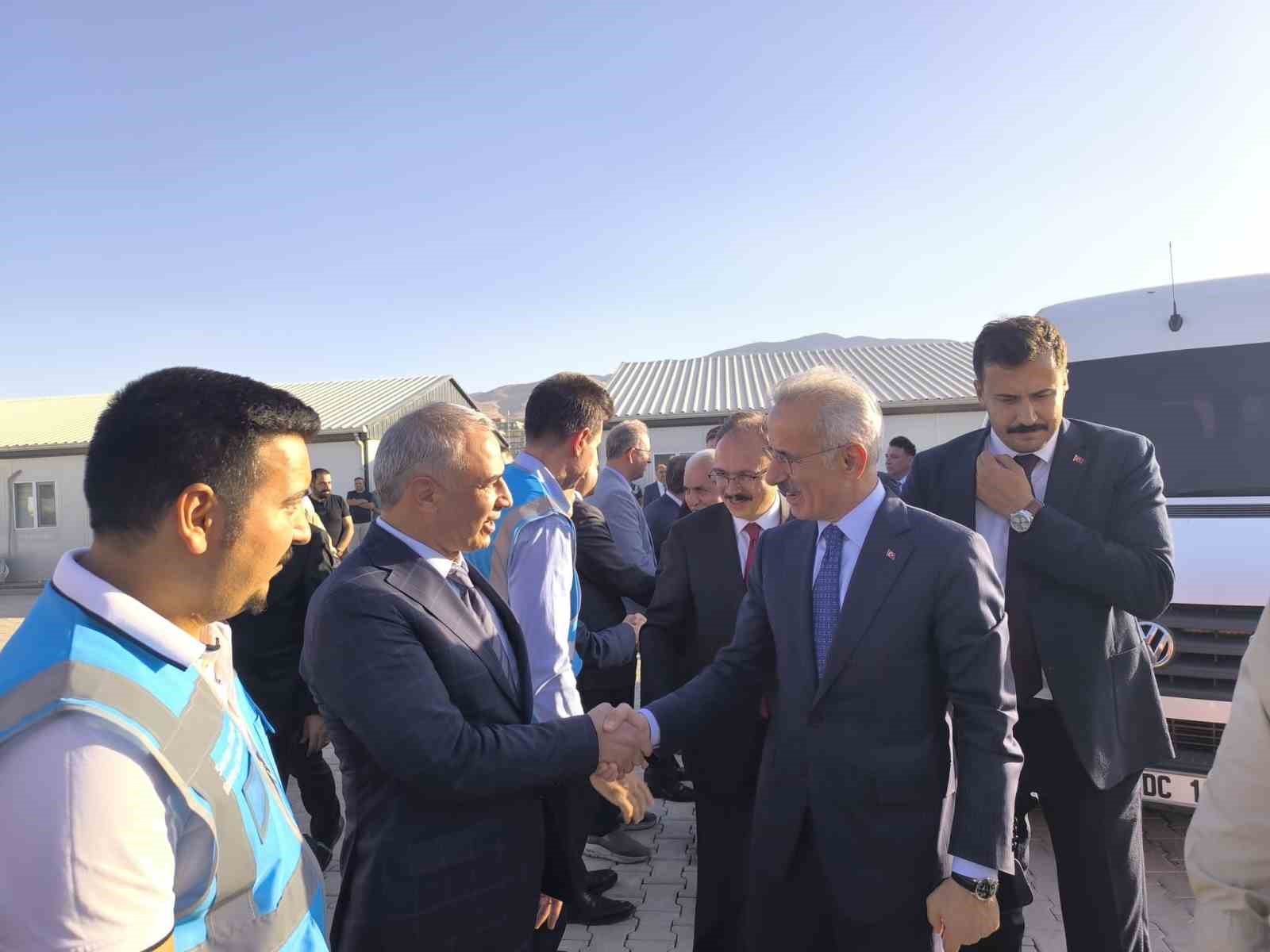 siirt-kurtalan-demir-yolu-hattinda-fiziki-gerceklesme-yuzde-30-u-asti-2030-hedefine-bir-adim-daha-yaklasti