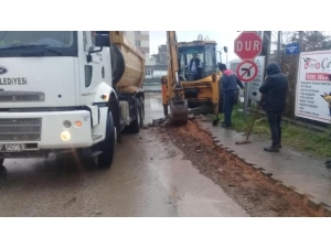 Körfez Belediyesi’nden Yarımca Sanayi Sitesi’nde Yol Genişletme Çalışması