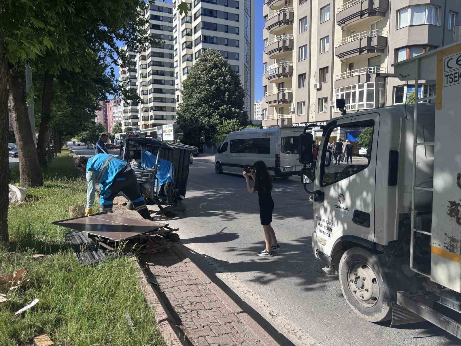 otomobil-ile-moped-carpisti-5-yarali