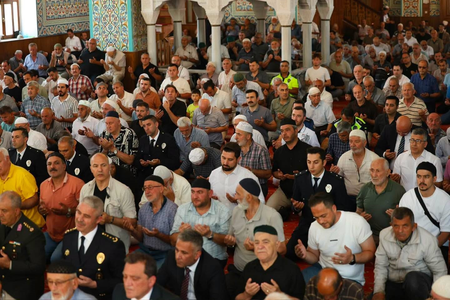 15-temmuz-sehitleri-duzce-de-dualarla-anildi