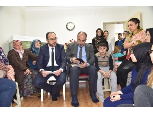 Başkan Ayaz, Vatandaşın Kapısını Çalmaya Devam Ediyor