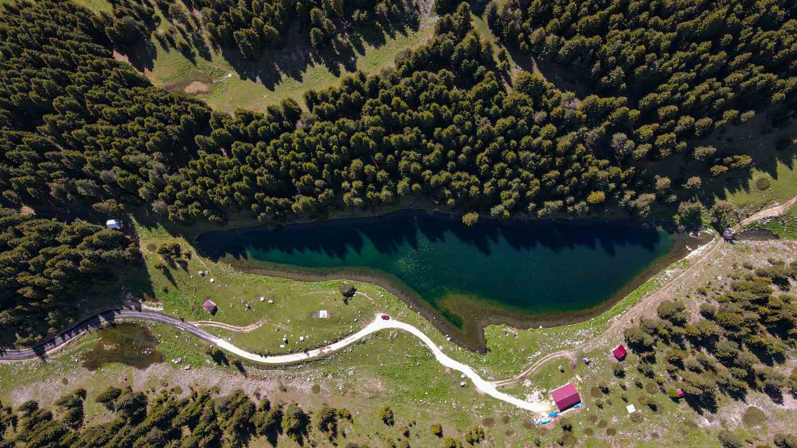 savsat-in-sakli-cenneti-balik-golu-ziyaretcilerini-agirlamaya-basladi