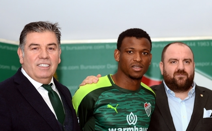 Bursaspor, Nijeryalı Oyuncu Ile Sözleşme Imzaladı