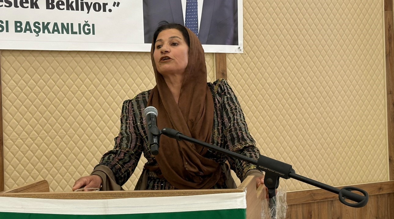 fistan-giyip-kursuye-cikan-kadin-ciftci-kadinlarin-yasadigi-sikintilari-anlatti