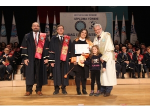 Uludağ Üniversitesi’nin Mezun Sayısı 200 Bine Ulaştı