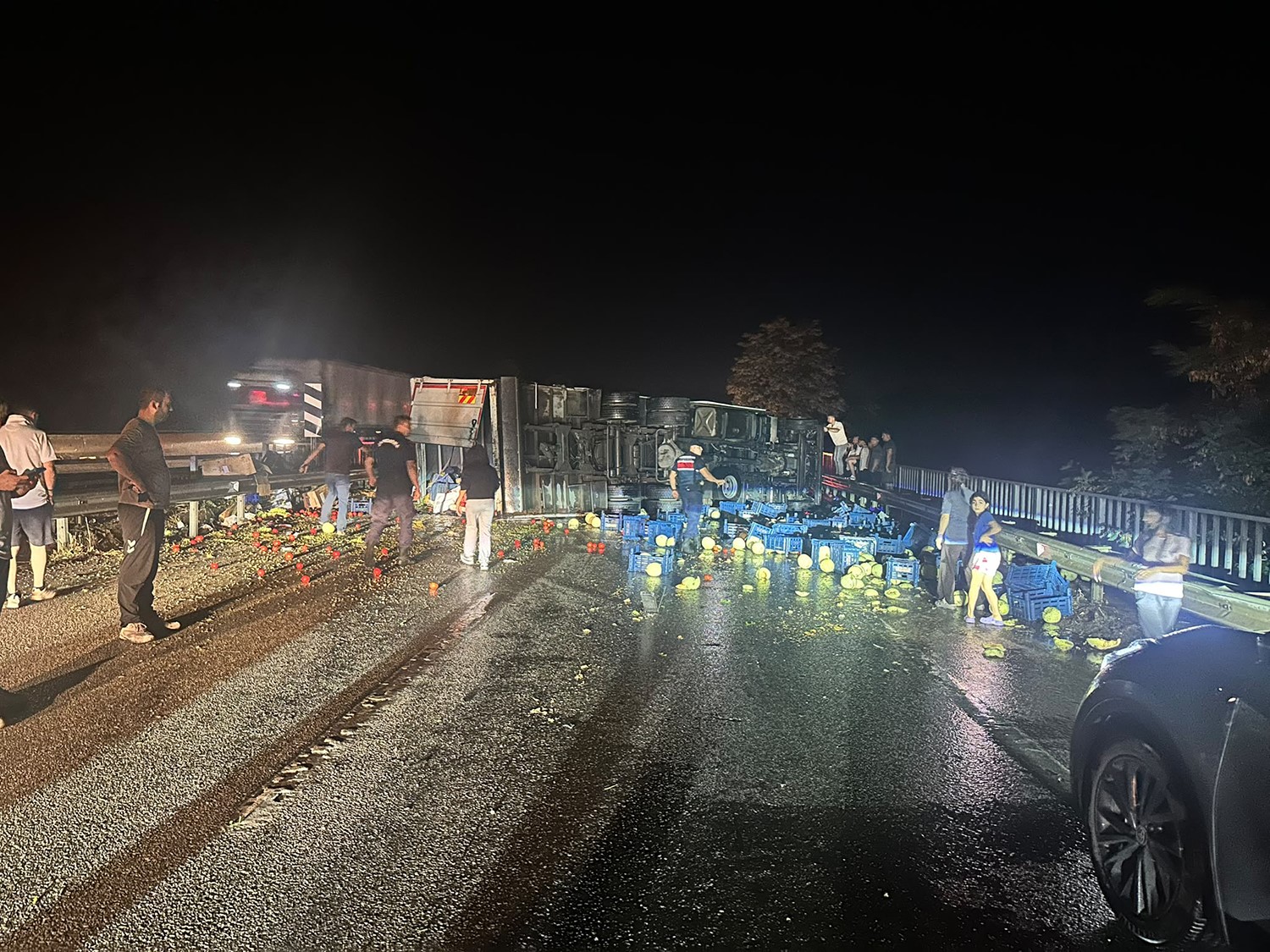 manisa-da-zincirleme-trafik-kazasi-7-yarali
