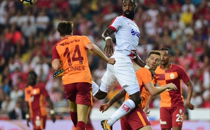 Antalyaspor'da Djourou'ya Gelen Teklifler Açıklandı