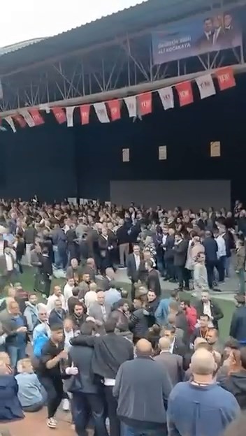 yeni-parti-esenyurt-ilce-kongresinde-gerginlik-secim-iptal-edildi