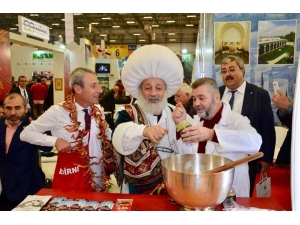 Dünyanın Merkezi Sivrihisar, İstanbul’da Yankılanıyor
