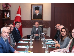 Vali Çakacak, İl Sağlık Müdürlüğü İdarecilerini Kabul Etti