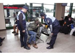 Büyükşehir Zabıtası, Evsiz Vatandaşlara Sahip Çıkıyor