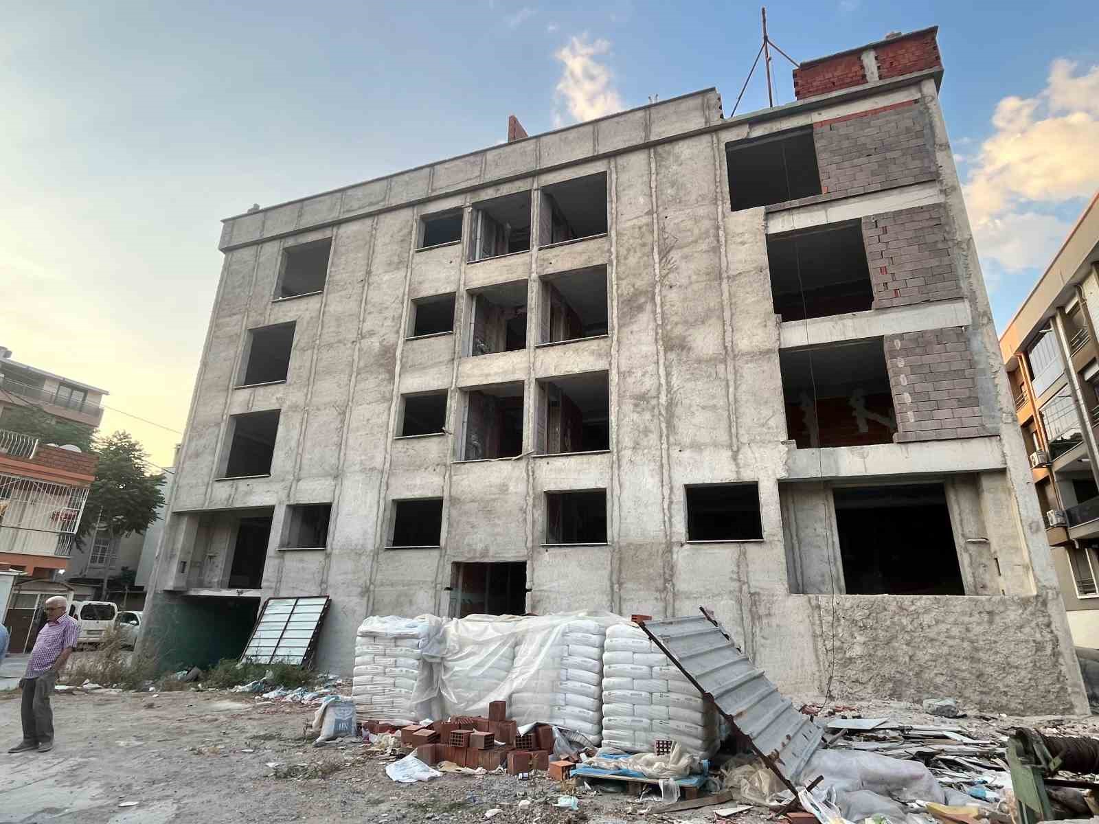 izmir-de-topraktan-satis-magduriyeti-ayni-parsel-uzerinden-cok-sayida-kisiye-satis-yapildigi-iddiasi