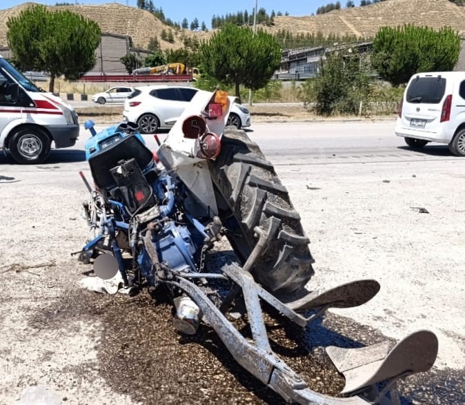 karabuk-te-tir-ile-traktor-carpisti-1-agir-yarali