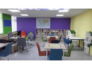 Cumhuriyet İlkokuluna Z-kütüphane