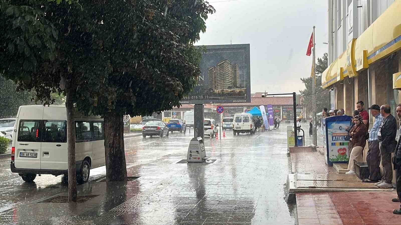 corum-da-aniden-bastiran-saganak-vatandaslara-zor-anlar-yasatti