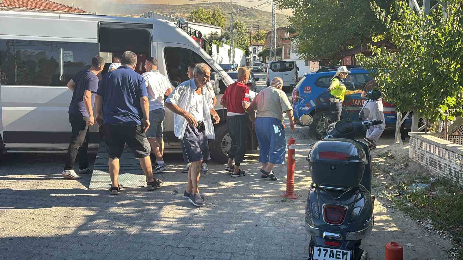 canakkale-deki-orman-yangininda-yasli-bakim-merkezi-tahliye-edildi