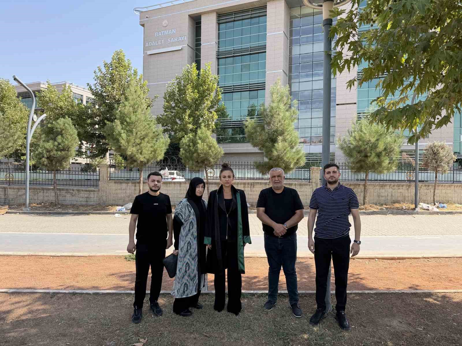 iki-evladimi-kaybettim-simdi-saniklar-tahliye-edildi