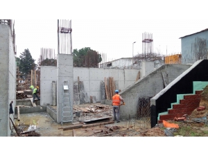 Karamürsel Yarı Olimpik Spor Salonu Yükseliyor